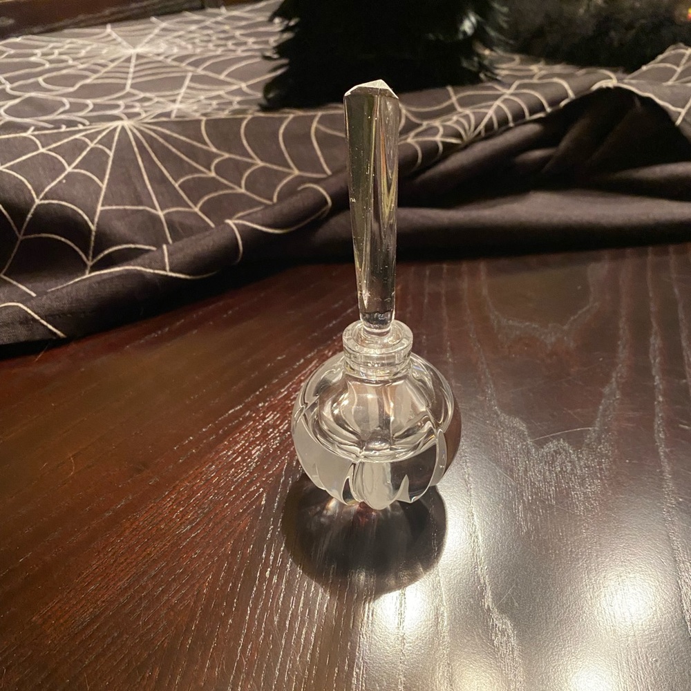 Mikasa Flame D’Amore Decorative Perfume Holder